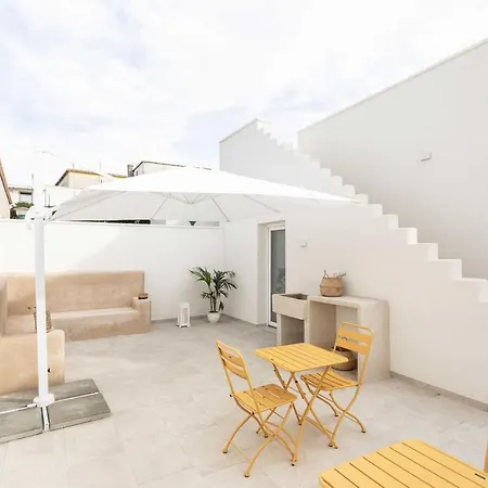 Casa de Férias Dimora Dei Maestri-camera Con Veranda E Bagno Privati Felline